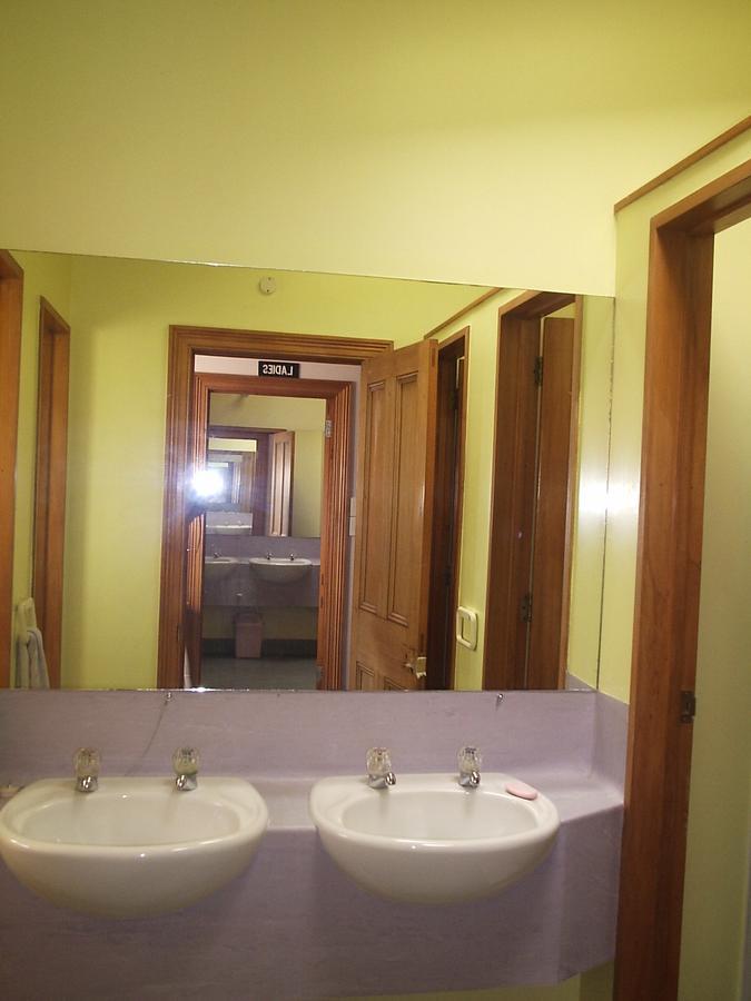 Avon City Backpackers Christchurch Buitenkant foto